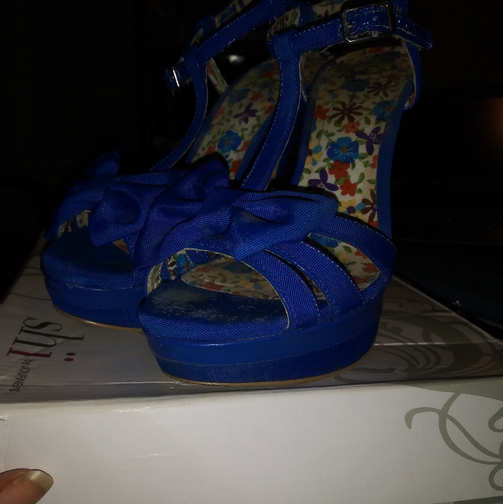 Royal blue bows